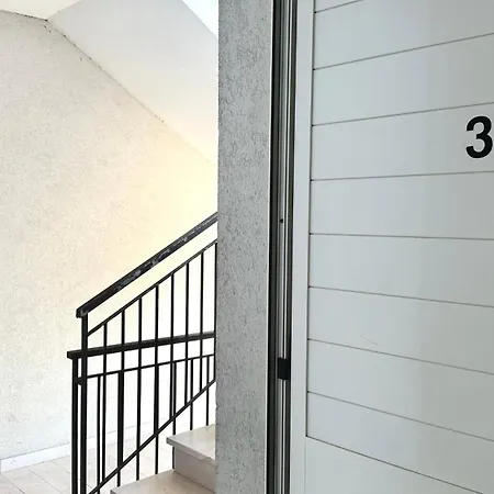 F003 - Fano, Comodo Trilocale Vicino Al Mare *