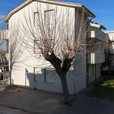 F003 - Fano, Comodo Trilocale Vicino Al Mare *